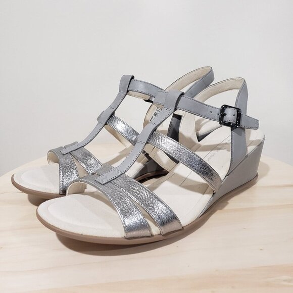 Ecco Silver Sandals Size 9 Wedge Heel Slingback Strappy Comfort Coastal Casual - Picture 2 of 14